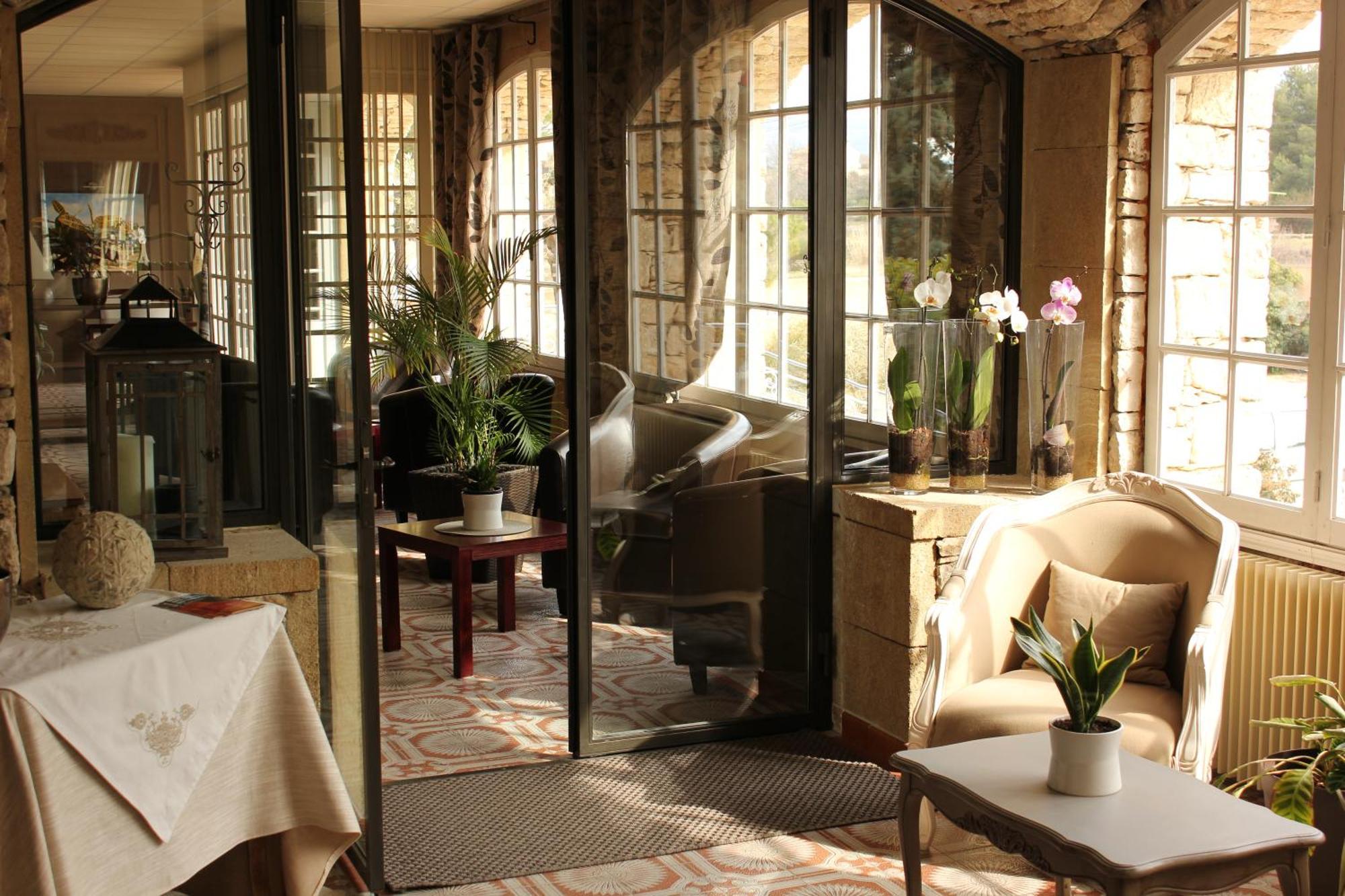 Logis Hotel Le Manoir & Lounge Apt Exterior photo